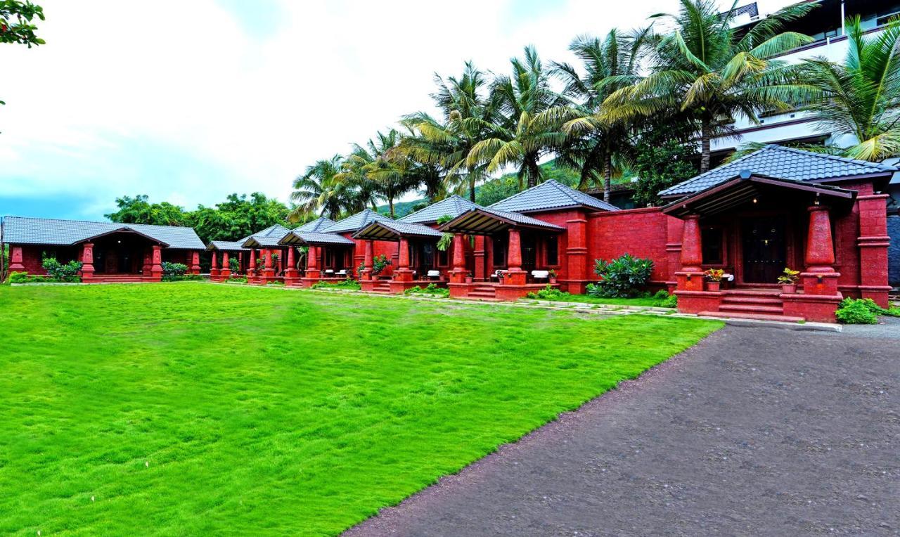Siddhagiri Hotel And Resort Wai Exteriör bild